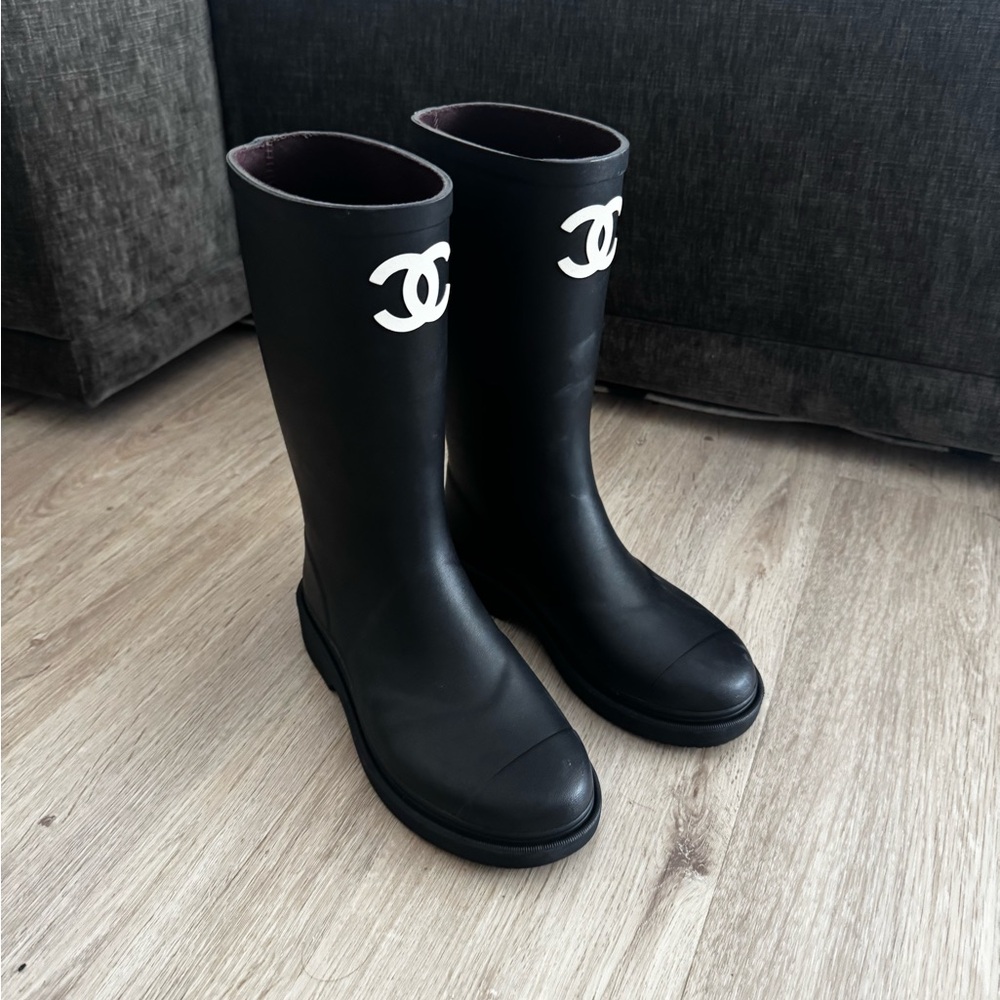 Chanel black rainboots 38